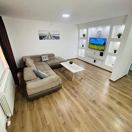 Muki Apartments Surcin Ngoại thất bức ảnh